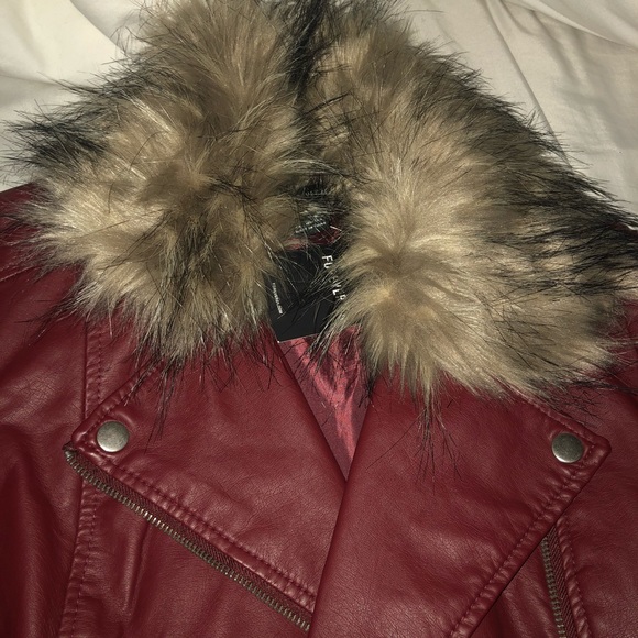 New! Fur-Collar Moto Leather Jacket - Picture 5 of 6